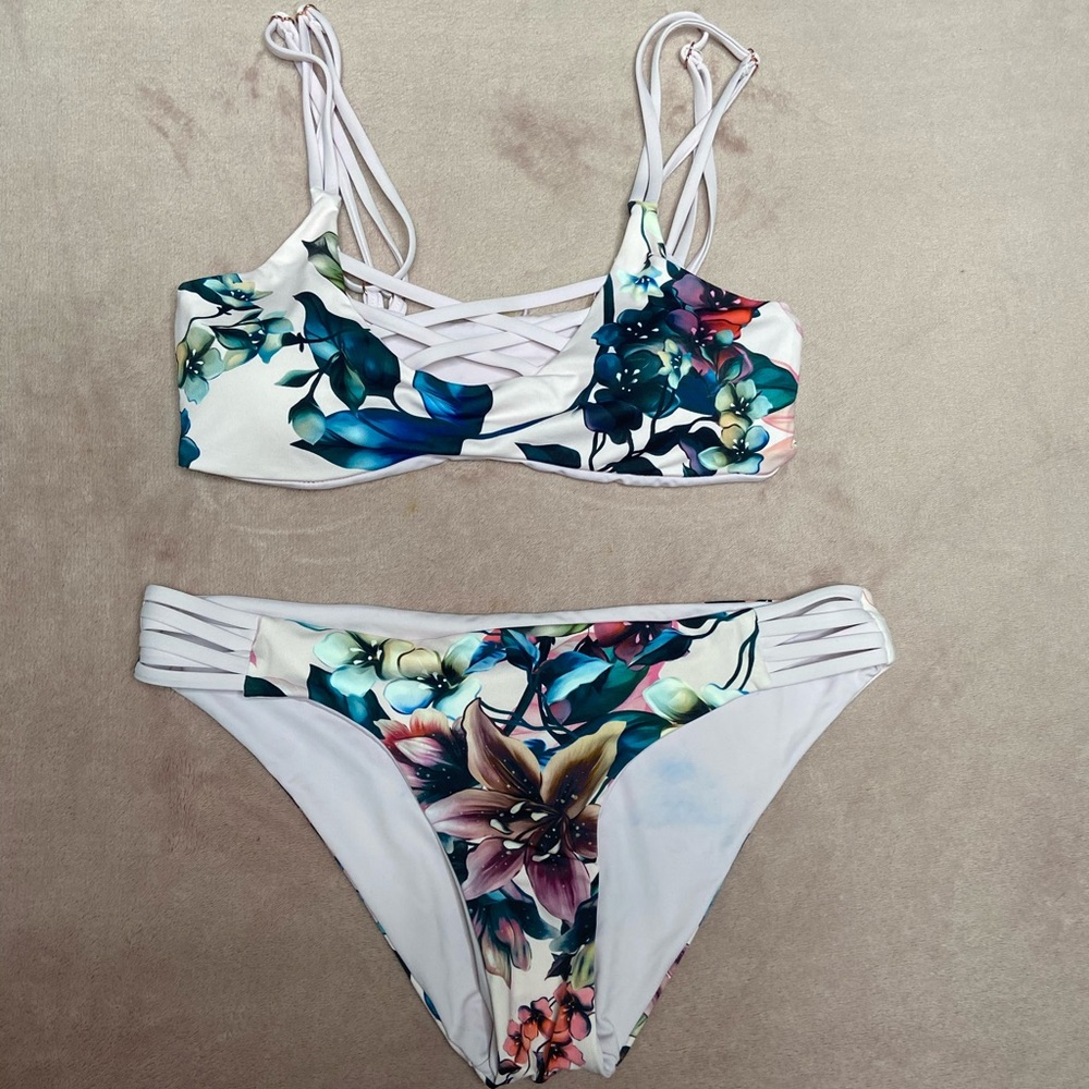 Cute pink flower tow pice swimsuit